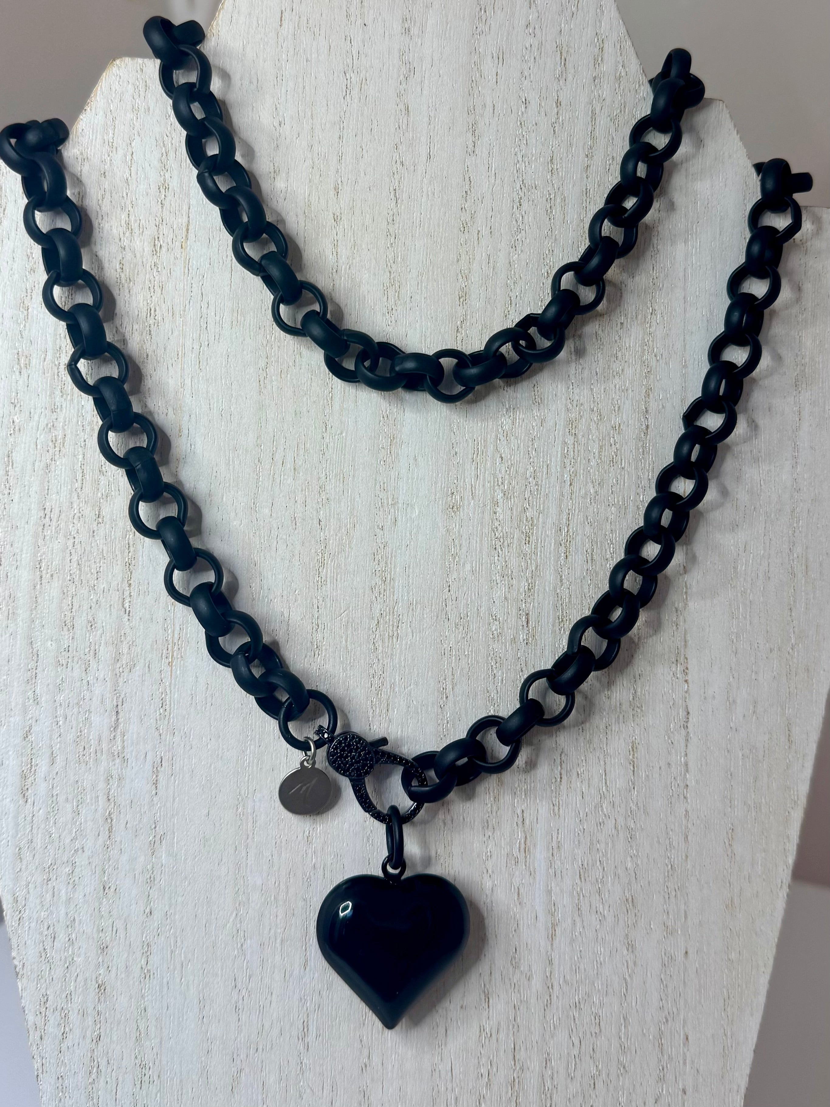 The Noir Valentina Necklace